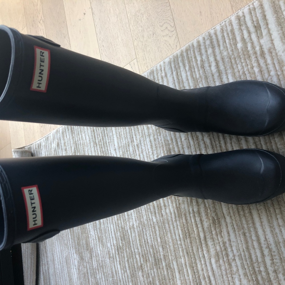 Hunter Original Tall Rainboots (Navy, Size 7)